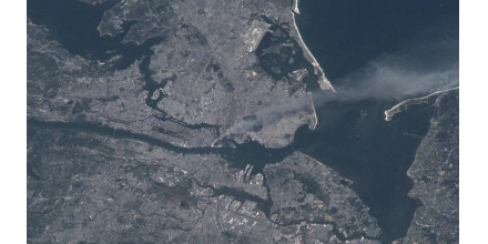 NASA公布9·11事件衛(wèi)星圖像，太空可見曼哈頓滾滾濃煙