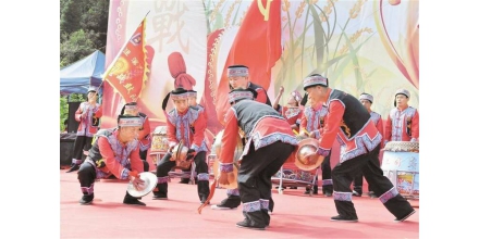 多彩民俗迎國慶