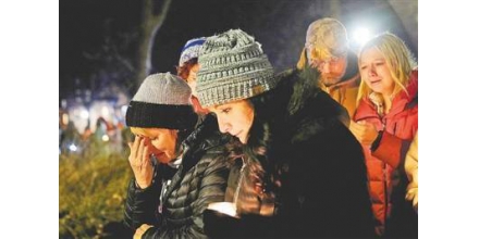 美國(guó)越野車(chē)沖撞人群事件 嫌疑人被控5項(xiàng)故意殺人罪