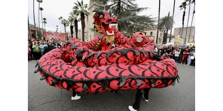 美國南加州里弗賽德市舉行農(nóng)歷虎年新春慶?；顒? />
                                </div>
                                <div   id=